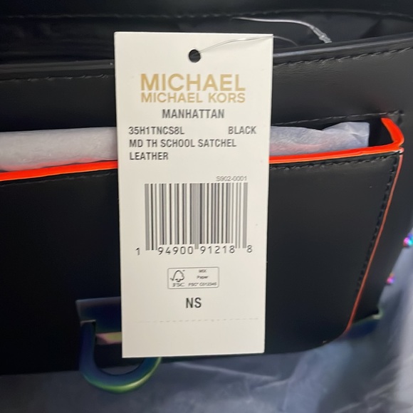 authentic Michael Kors Manhattan Medium Contrast- Trim black leather satchel - Picture 7 of 8